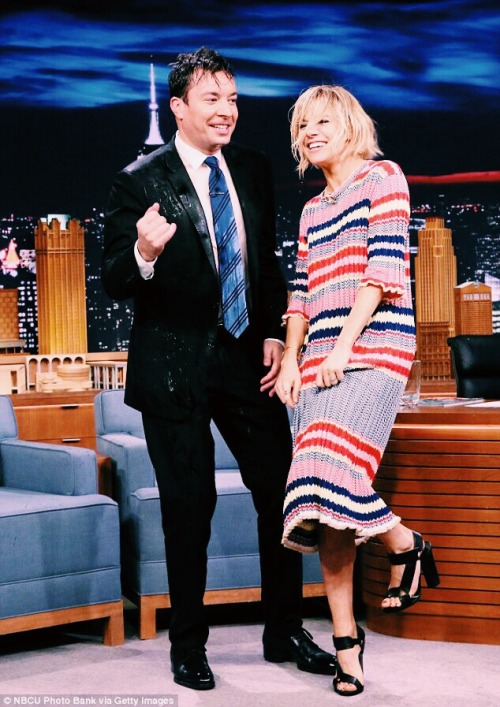 shesalittleobsessed:  Sienna Miller getting in a water fight with Jimmy Fallon on The Tonight Show 