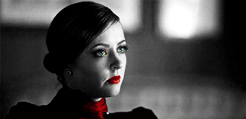 supernatasha:  Her eyes had a dry glitter and looked irritated, as though she suffered