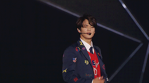Shinee World V: Photograph (2016)