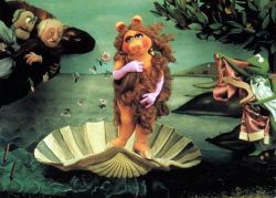 cavegirl66:Miss Piggy Botticelli hahahaha!! ^_______________^