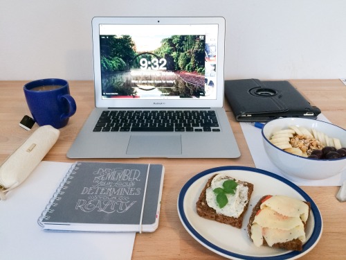 studydiaryofamedstudent: When you have a day off from school