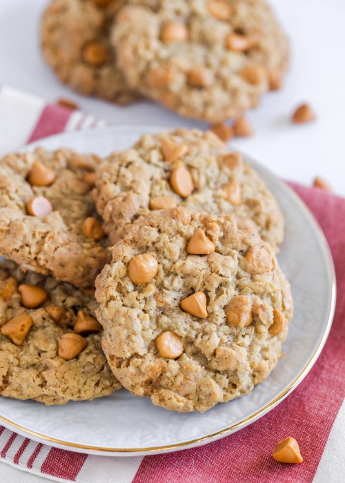foodffs: Oatmeal Scotchies Recipe Follow for recipes Is this how you roll?