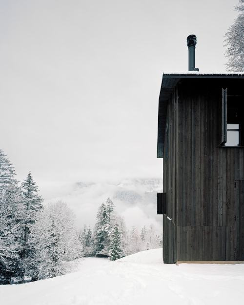 Aulina House, Quarten, Switzerland, Oliver Christen Architekten,Photos © Rasmus Norlander.