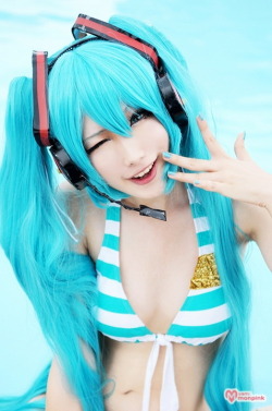 hotcosplaygirl:  Cosplay girl 