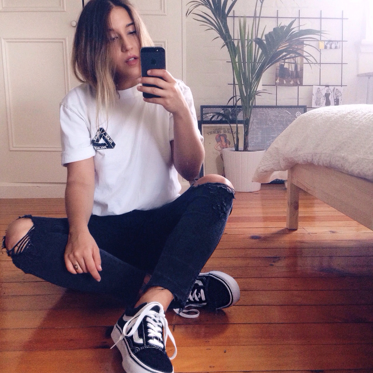 black and white old skool vans outfit