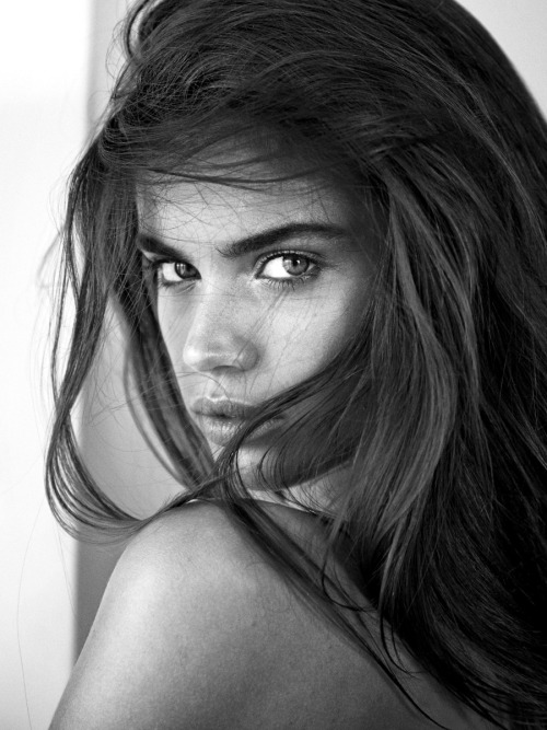 iluvskinnybitches:  sara sampaio 