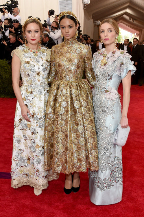 Brie Larson, Courtney Eaton and Annabelle Wallis at the 2015′s MET Gala.