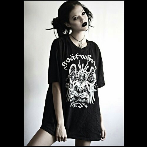 varuapolitenkova - Clavicle is my dream.