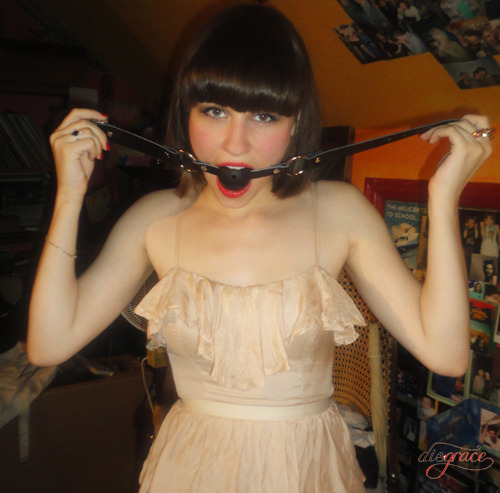 ukbdsm:  That’s it. Then turn round so I can put the cuffs on, bitch. Yes Sir x