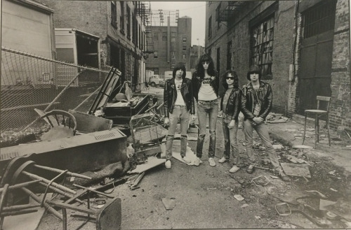 Ramones, photo by Chalkie Davies, NYC, 1977