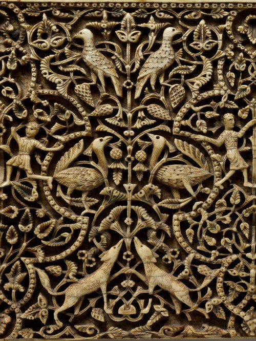 moorbay:Detail from an ivory panel -Cordoba, Spain ~10th-11th centuryhttp://moorbay.tumblr.comVisit 