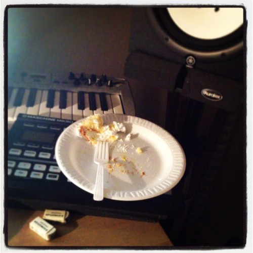 Things I have to deal with. Wife eating cake &amp; putting plate on top of #maschine hardware. It&rs