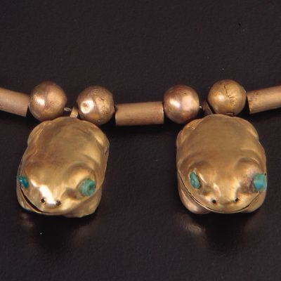 randomitemdrop:athelind:curlicuecal:lemonsharks:jeannepompadour:Moche necklace with gold beads in the shape of toads, 1-800 AD; Peruall modern jewelry designs are canceled, this is peak aestheticthis frog necklace from 1000 years ago has the exact same