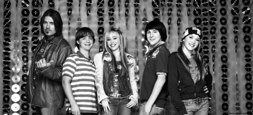 blackandwhitemileyray:  10 FUCKING YEARS OF HANNAH MONTANA!!!!“So glad I got to know you. The times that we had I’ll keep like a photograph. I’ll hold you in my heart forever, I’ll always remember you…”