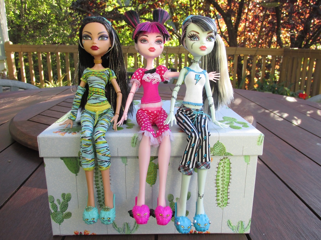 Norma S Art And Ponies Here S My Monster High Dead Tired Dolls Cleo De