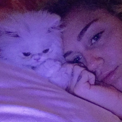 mileynation: mileycyrus: My partner in staying in bed wayyyyy to late @shantiombb