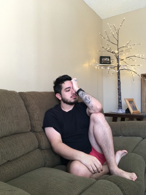 dropalexdead:  Guess who’s not a fan of early morning? 😑 