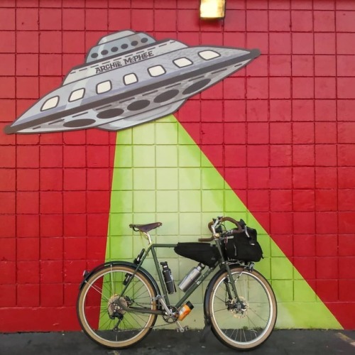bikesspottedpdx:When in Seattle, one must get the classic Seattle biking shot. #seawkndtripmar18 (at