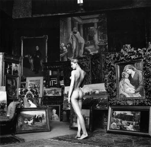 Nu Pompier, with l'art pompier. Photograph by Jeanloup Sieff (French, 1933-2000), Paris, 1956.L'art 