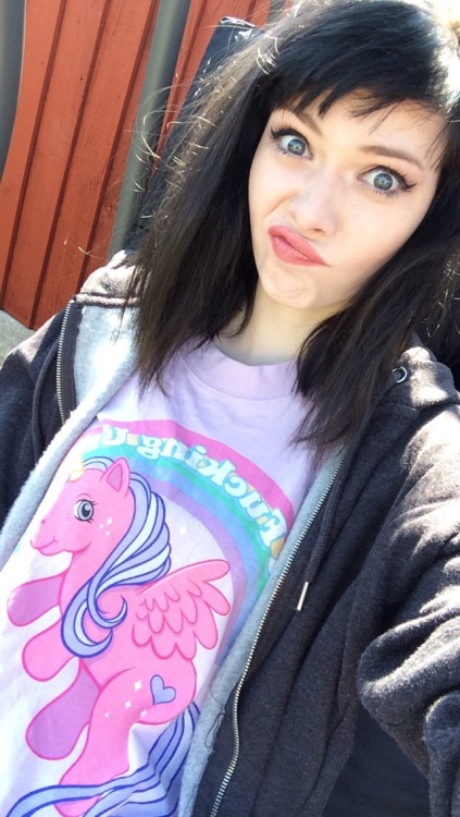 chescaaxx:  and I prefer this