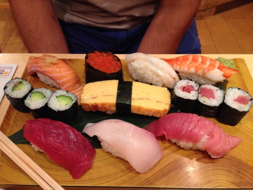 sushi sets. sushi no midori. shibuya, tokyo, japan.