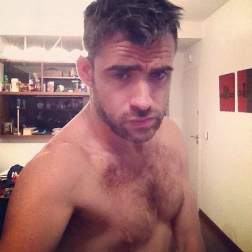 naturalbeats-30:  hairyhotman:  hairyhotman.tumblr.com  @skinpupmick 