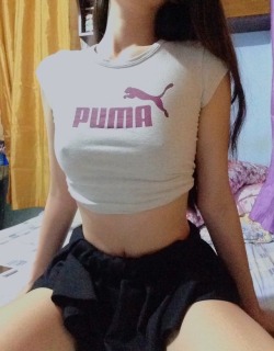 gummyxoxo:I like tight shirts and short skirts