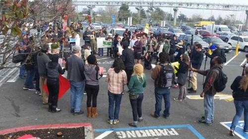 america-wakiewakie:  Oakland Community Demands Justice for John Crawford III at East-Side Walmart | AmericaWakieWakie January 18th, 2015 Pictured: John Crawford, 22, was shot and killed Aug. 5th by police in the Dayton suburb of Beavercreek, Ohio, while h