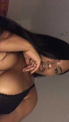 nenbags:  Straight  THICK HOT DIRTY MEATY