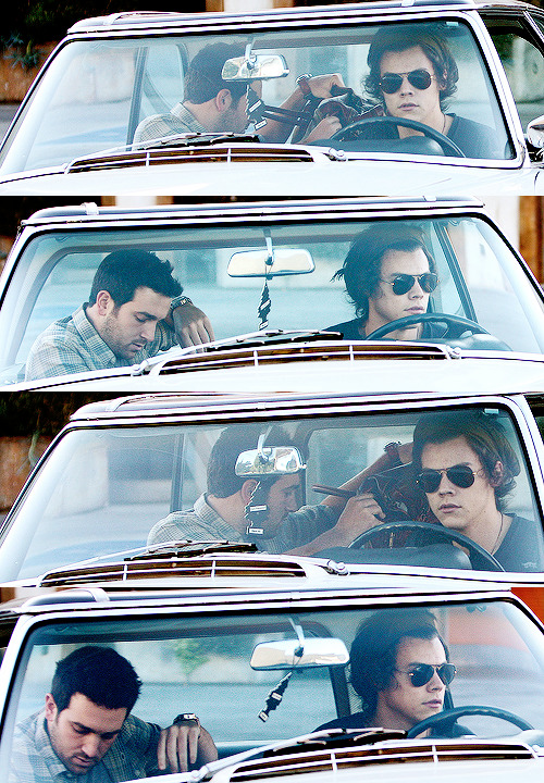 Harry steps out in West Hollywood for a spot of lunch and afternoon shopping. 