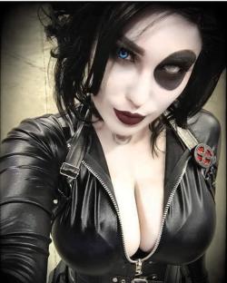 tittydrops:  Domino cosplay