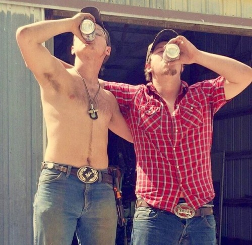 intomyjeans: K bro - grab another 6 pack n let’s go fuck around in the hayloft