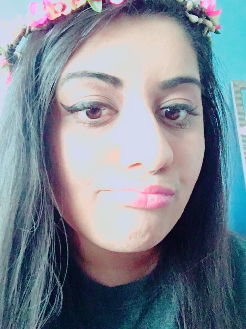 promsien:  Hi I tried new makeup and felt really cute ✨✨✨✨✨✨ ; u ; the lipstick was being annoying so have some pouty faces