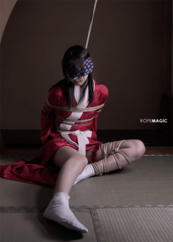 ropemagic:  via “ROPE MAGiC&ldquo; featuring model: Riona  photograph and ropework: Reiji Suzuki