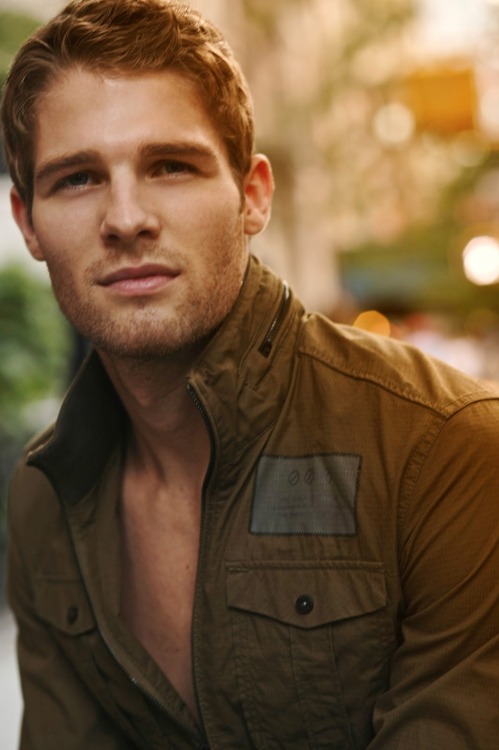 tiosquequitanelhipo:  Jeff Tomsik