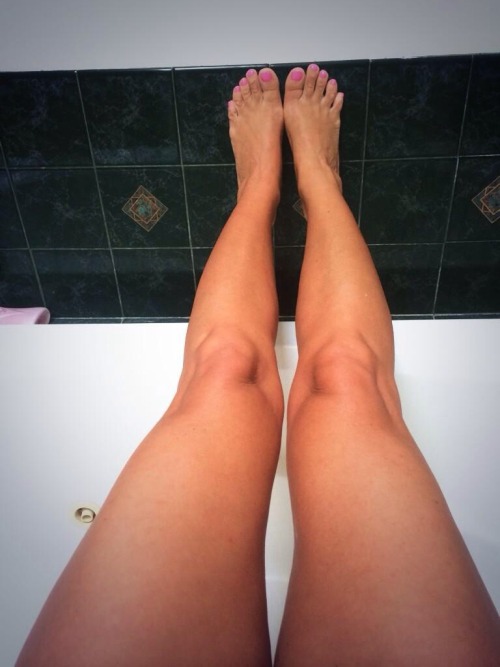 Some feet today #milf feet #mature feet #milf legs #mature legs