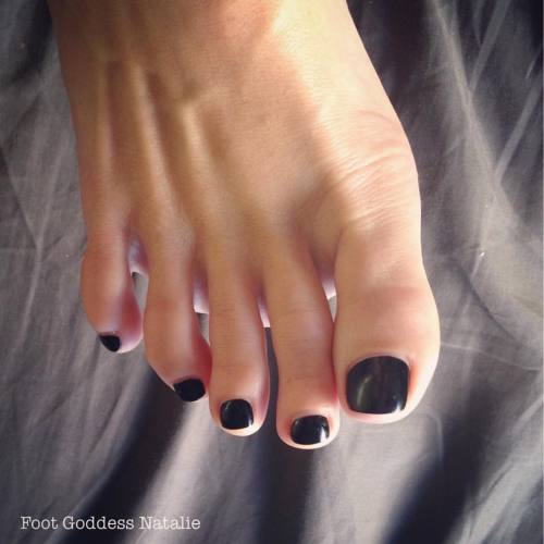 footgoddessnatalie: My long sexy toes!! :-) www.footgoddessnatalie.com #foot #footlovers #footmodel 