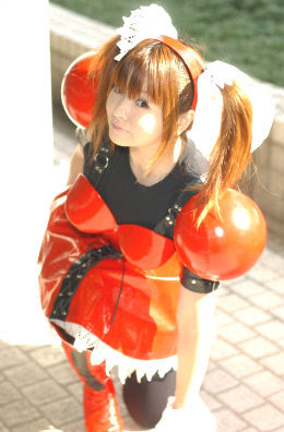 saturnmemories:  Honey cosplay. Source: http://plus.google.com/photos/103415273626403281514/albums/5242222243054642113 