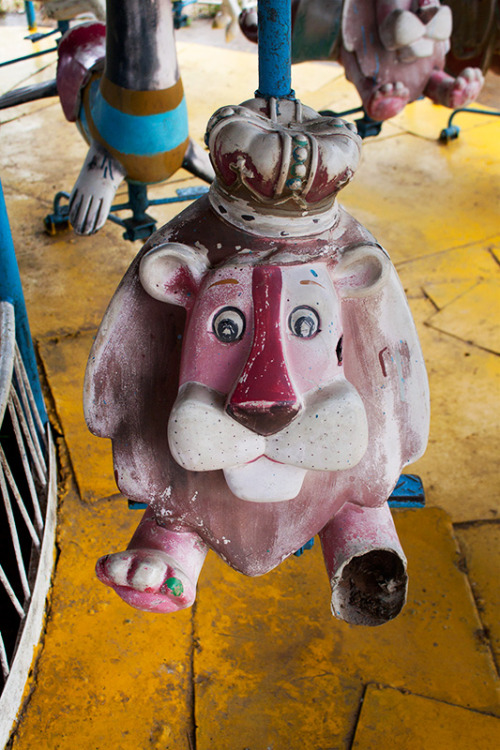 abandoned-playgrounds:  Umoja Children’s Park on Pemba Island in Tanzania, Africa More Here