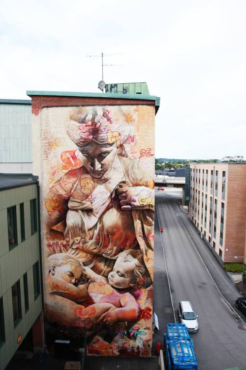 huffingtonpost:  Borås ‘No Limit’ 2015: Graffiti Tags, Murals, Greco-Roman AntiquitiesThe Spanish street art duo Pichiavo brought the antiquities and modern day graffiti together last week on a soaring multi-story wall in Borås, Sweden. Ironically