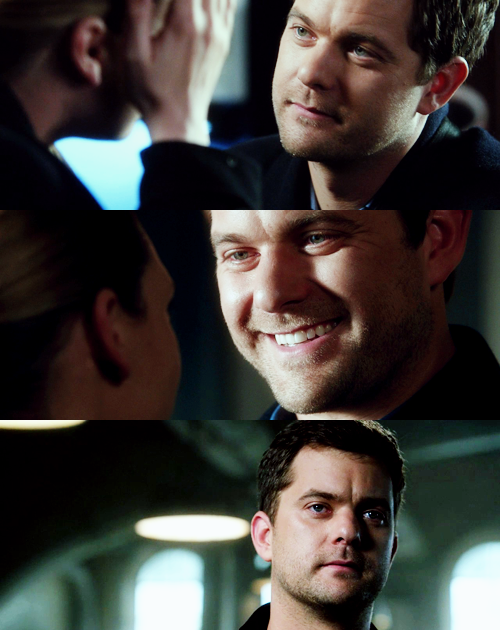 glossywhit:  peter bishop, fringe season four 