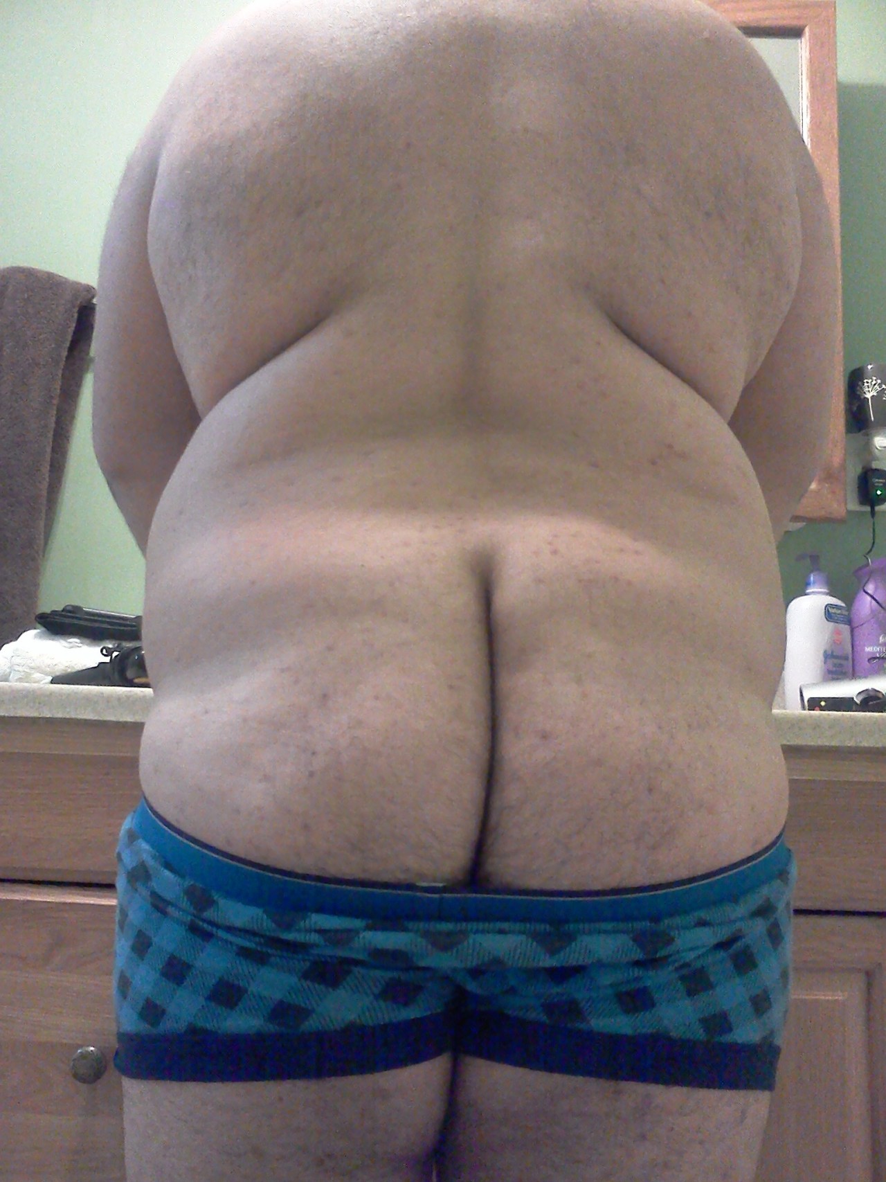 imhereforthemen:  yay for weekends Yay indeed!  (cooba22)