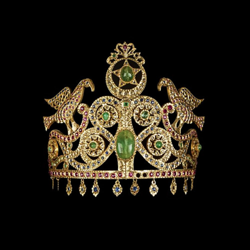 aichaqandicha: Amazigh, Jewish and Andalusian Moroccan Diadems and Headdresses | Taj Maghrebi  Tafraout, early 20th century 19th century 18th century 18th century Fes, early 20th century Anti Atlas, 19th century Early 20th century Fes, early 20th century