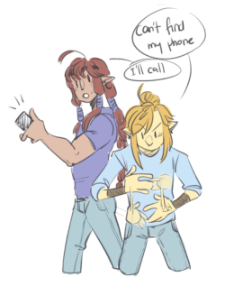 cockismybusiness:    You know when you lose ya phone but it was??? in your back pocket??? the entire time???Disaster Gay! Link strikes again! Also “Blue” from the Heathers Musical is totally Sidon’s ringtone on Link’s phone ffffff  