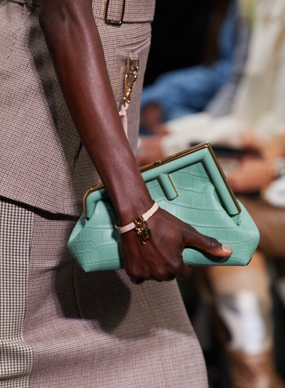 kill4yu:fendi bags from F/W 2022 that i adore. 