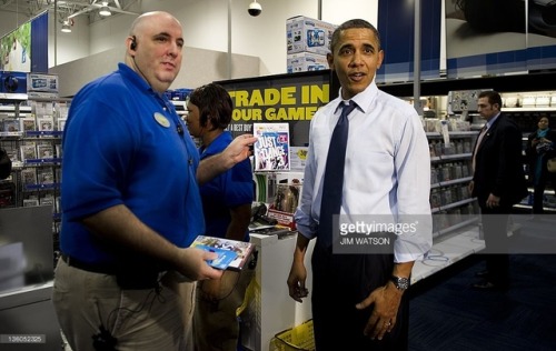 oculusorbulus:celebgames:US President Barack Obama ® purchases ‘Just Dance 3’ for the Wii gaming con