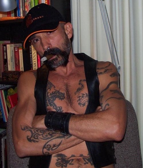 dupoildesodeurs:  http://www.tumblr.com/blog/dupoildesodeurs 