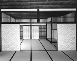 design-is-fine:  Katsura Imperial Villa, photos by Ishimoto Yasuhiro, 1950s  &ldquo;I feel that there is a kind of fateful link between Bauhaus and me. I would like to donate fifty-five of my photographs to the Bauhaus Archive Berlin&rdquo;, said Ishimoto