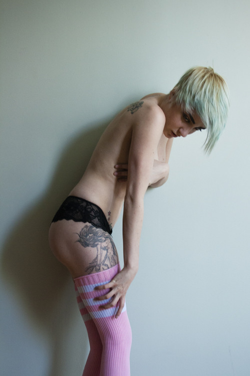 sleepdeprivationpsychosis:  raynetupelo:  model: Kace Face photographer: Rayne Tupelo  (via TumbleOn) 