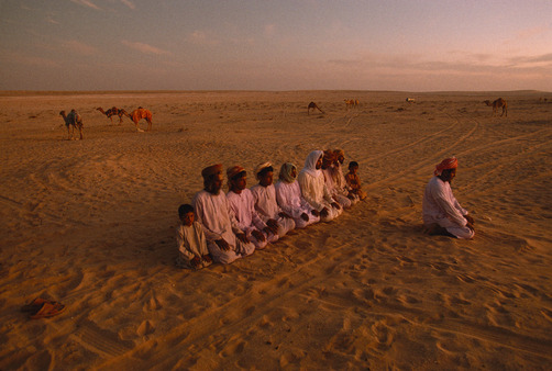 unrar:Evening prayer at the campsite of the Hamad Haraiz Harsousi Bedouin tribe.